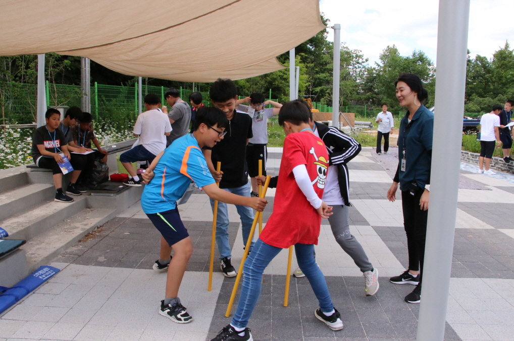 강진중학교(6.10~6.12) 통일체험연수 사진입니다.